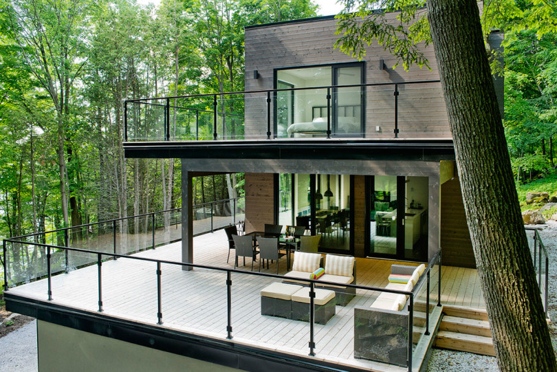 Contemporary cottage in Quebec by Boom Town