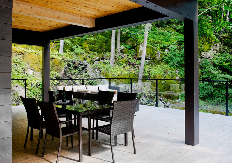Chalet Lac Champlain by Boom Town