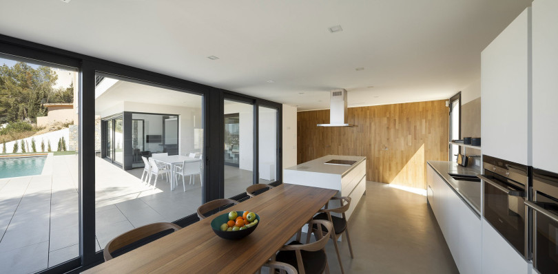 Oos House by Sanahuja & Partners