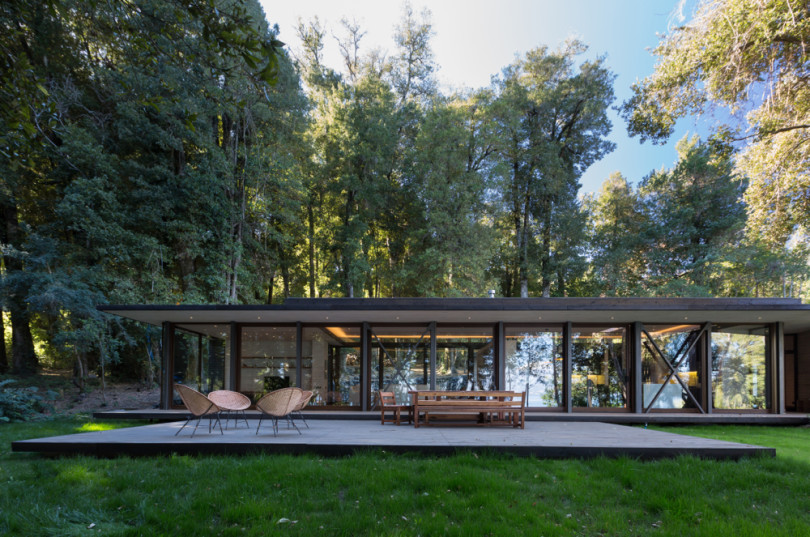 House on the Lake Villarrica by Planmaestro