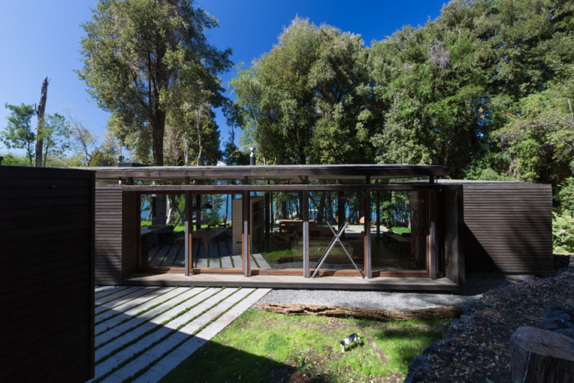 House on the Lake Villarrica by Planmaestro