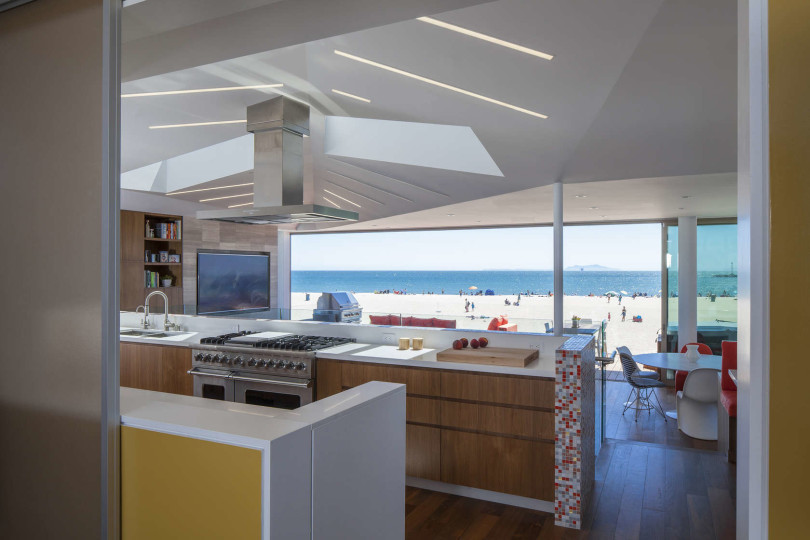 Silver Strand Beach House by ROBERT KERR architecture design